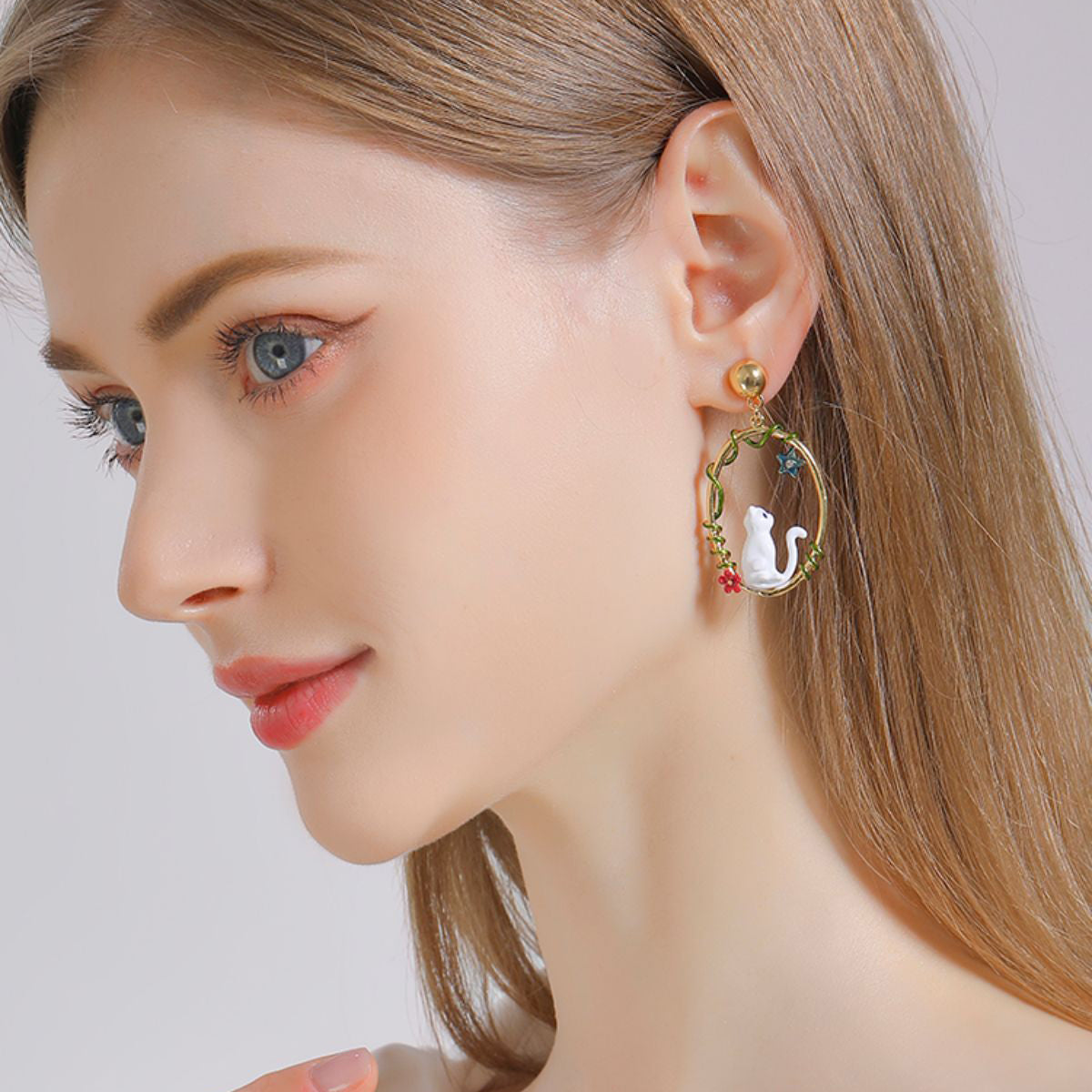 Elegant Black Cat Stud Earrings