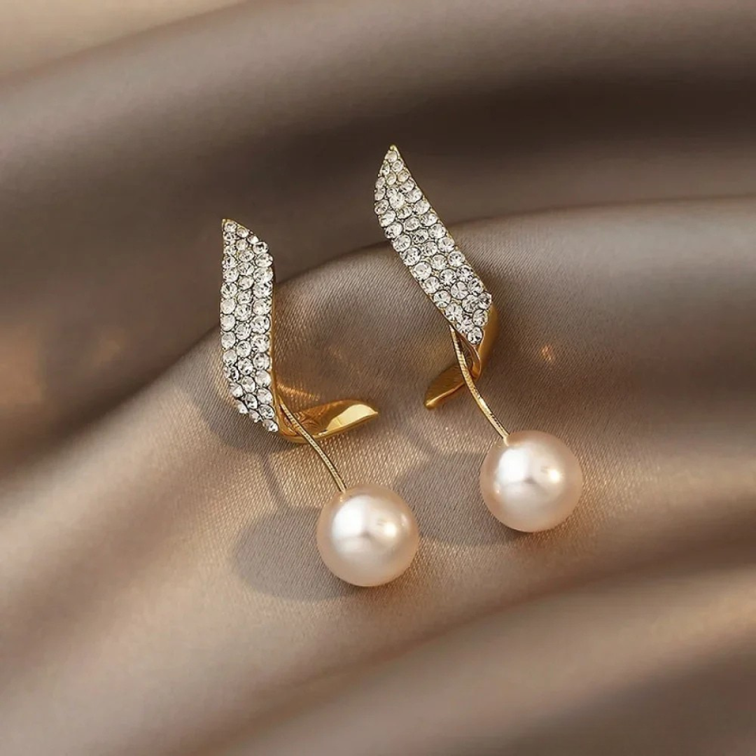 Elegant Gold Pearl Dangle Earrings