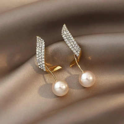 Elegant Gold Pearl Dangle Earrings