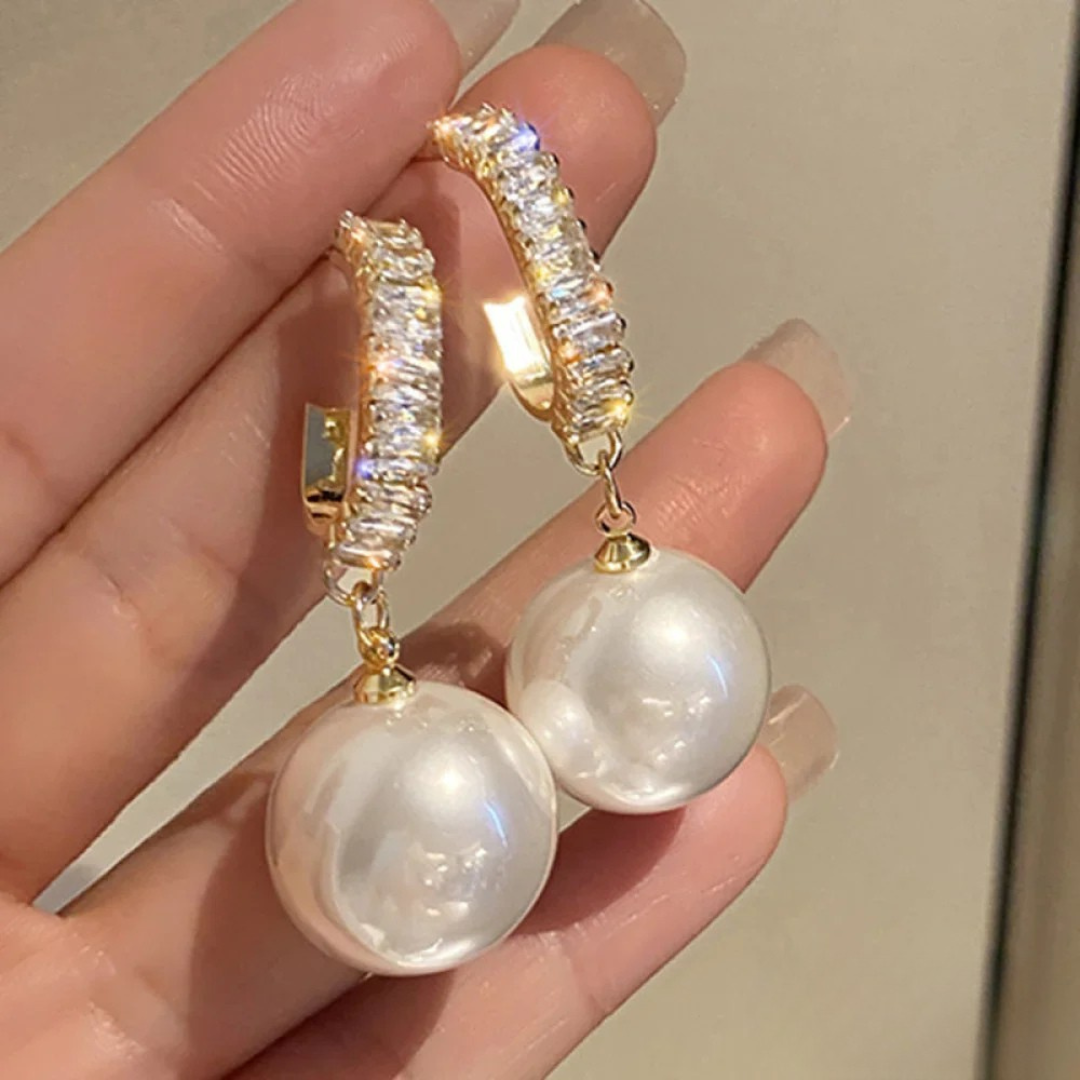 Isla™ | Elegant Pearl and Zirconia Earrings