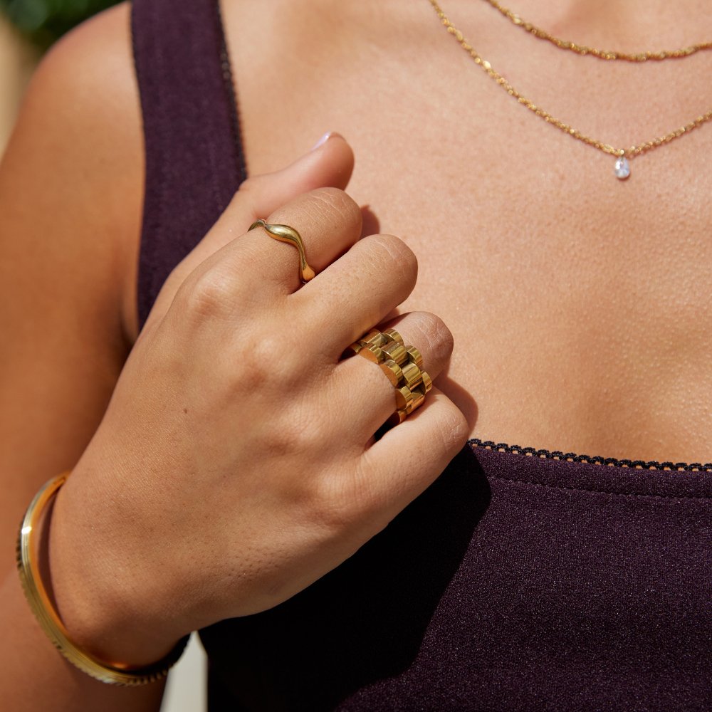 Shimmering Wave Light Ring