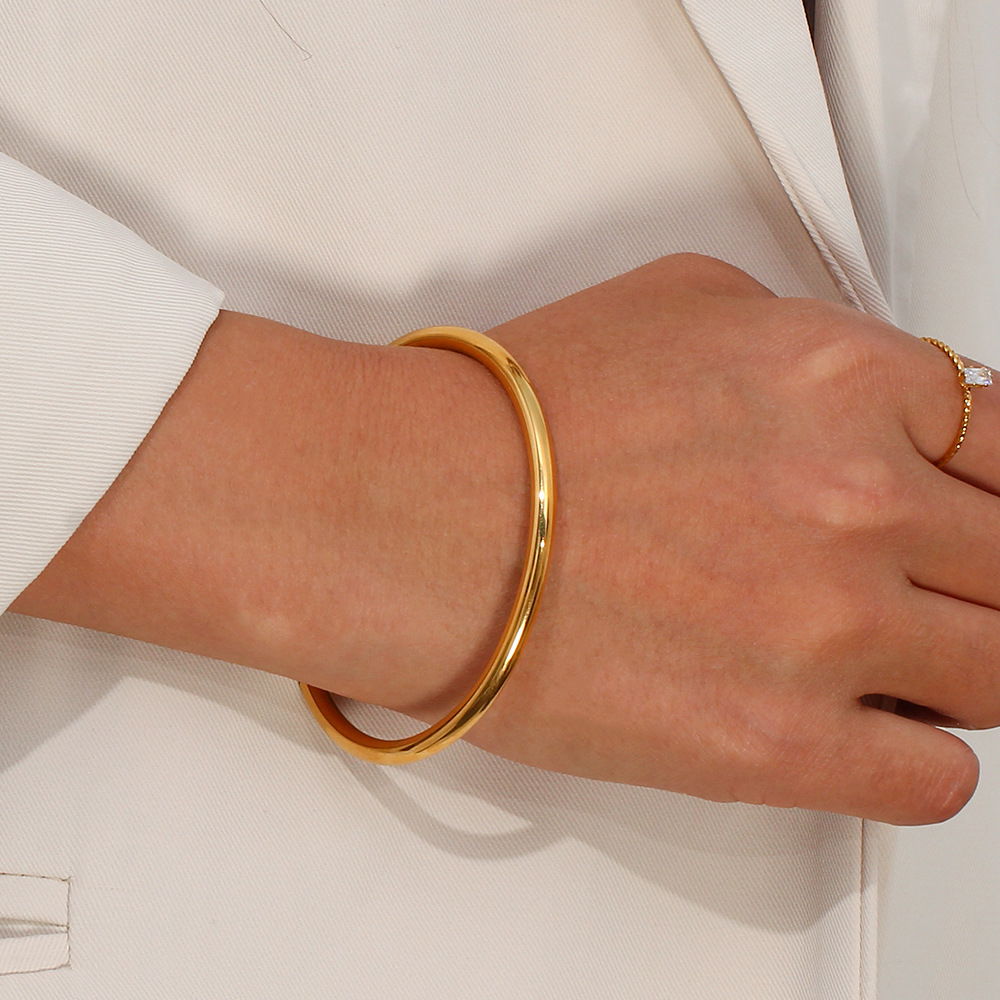 Ara Bracelet in 18K Gold