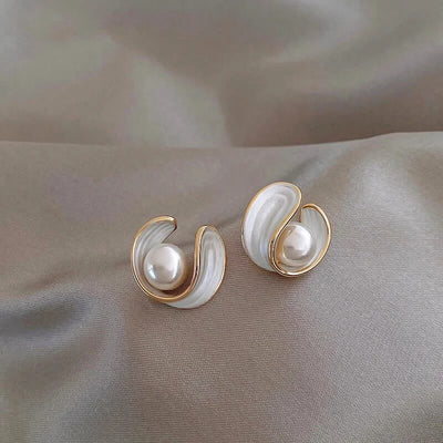 Elegant Gold Earrings Adorned with White Opals and Pearls
