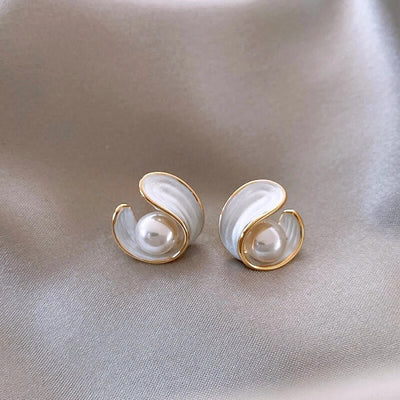 Elegant Gold Earrings Adorned with White Opals and Pearls