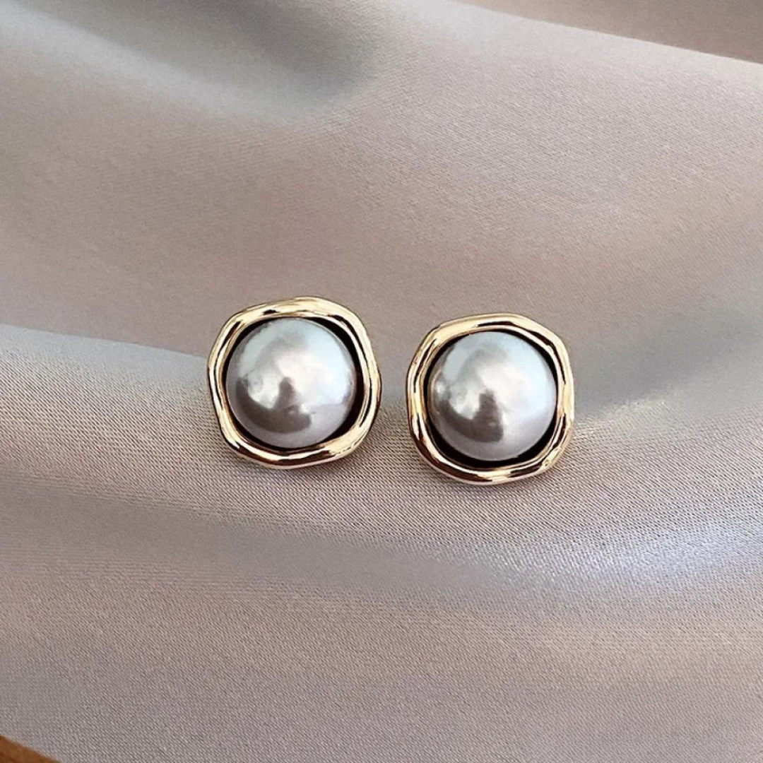 Arabella™ | Sophisticated Black Pearl Earrings