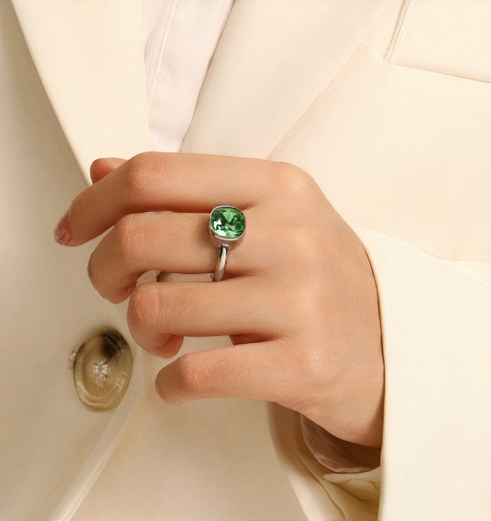 Retro Emerald Glass Ring