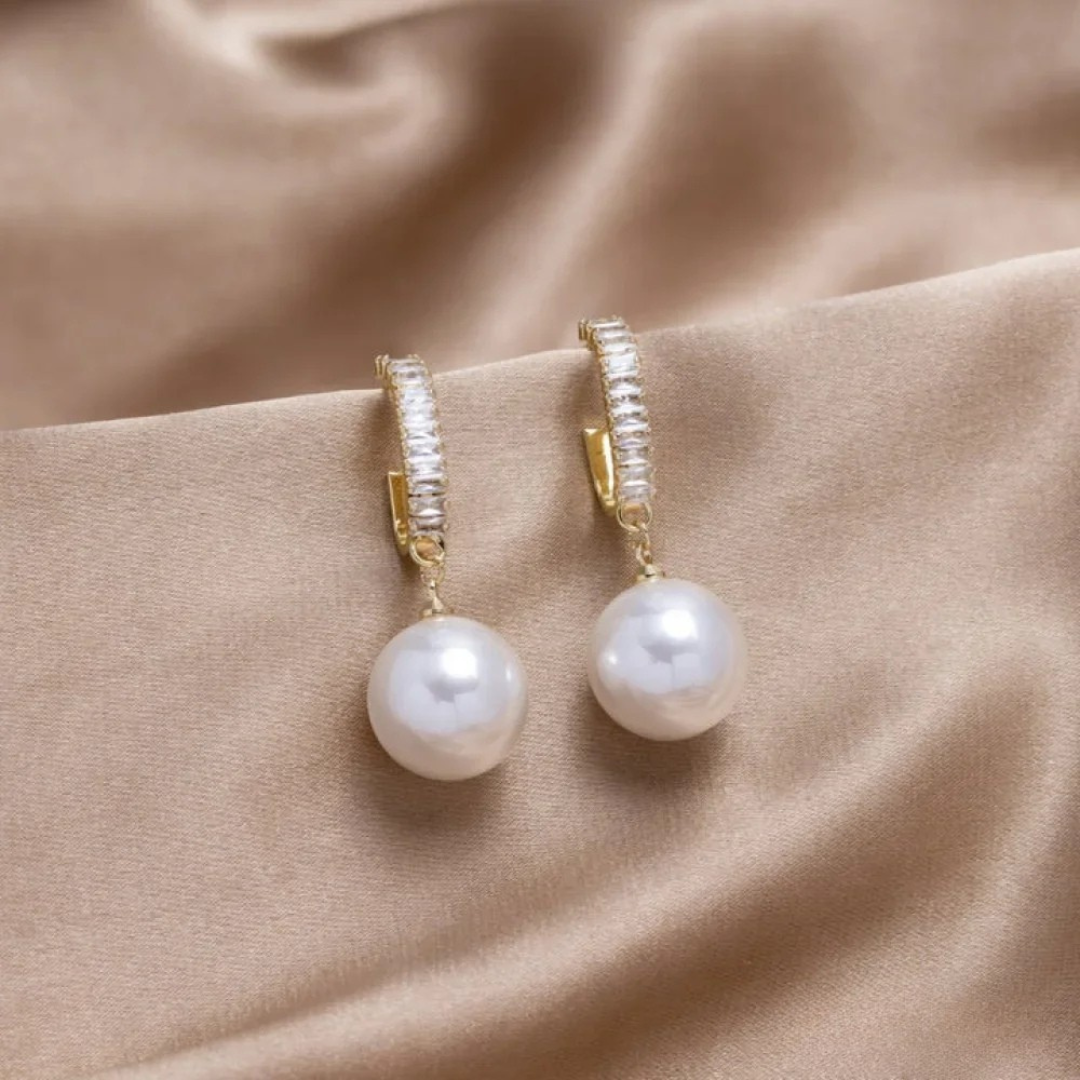 Chic Pearl & Zirconia Earrings