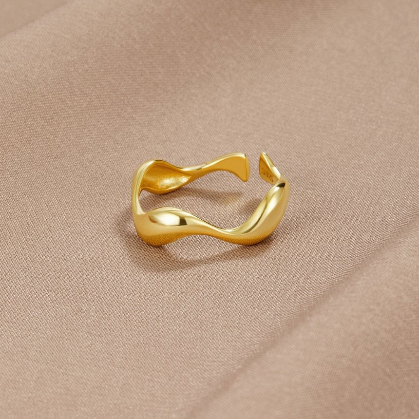 Shimmering Wave Light Ring