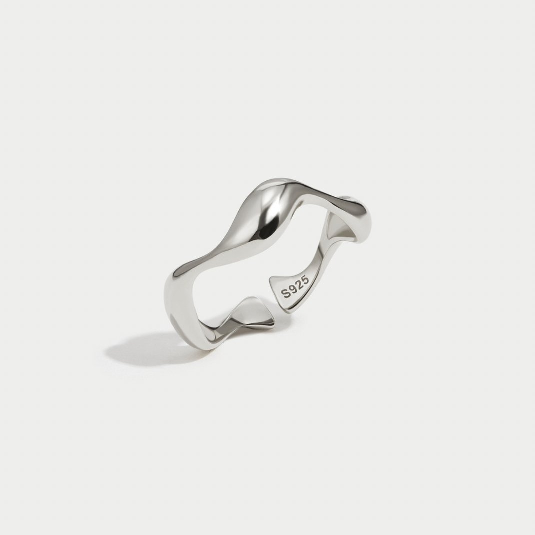 Waves - Sleek Minimalist Ring