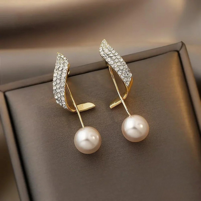 Elegant Gold Pearl Dangle Earrings