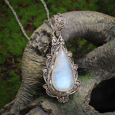 Retro Moonstone Pendant Necklace