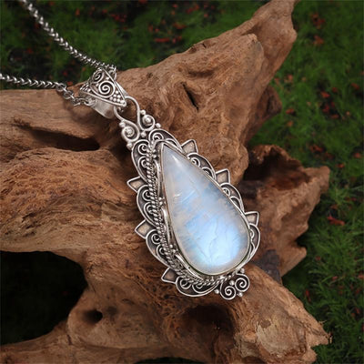 Retro Moonstone Pendant Necklace