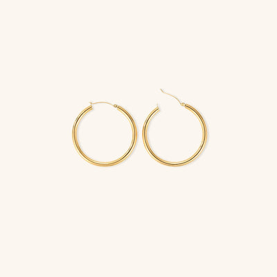 Chic Wide Round Earrings in 18k Gold