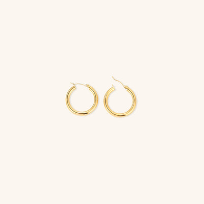 Chic Wide Round Earrings in 18k Gold
