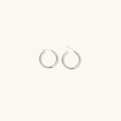 Chic Wide Round Earrings in 18k Gold