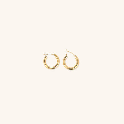 Chic Wide Round Earrings in 18k Gold