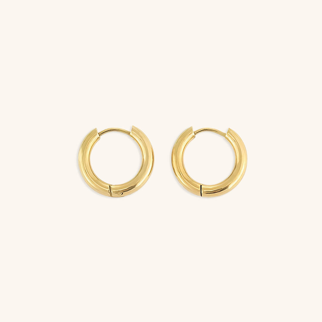 Timeless 18k Gold Round Earrings