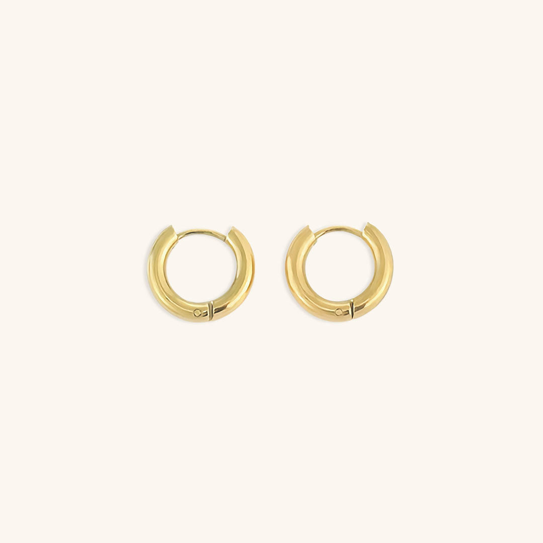 Timeless 18k Gold Round Earrings