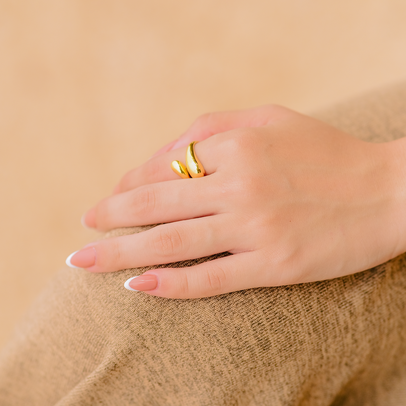 Cora Ring in 18K Gold
