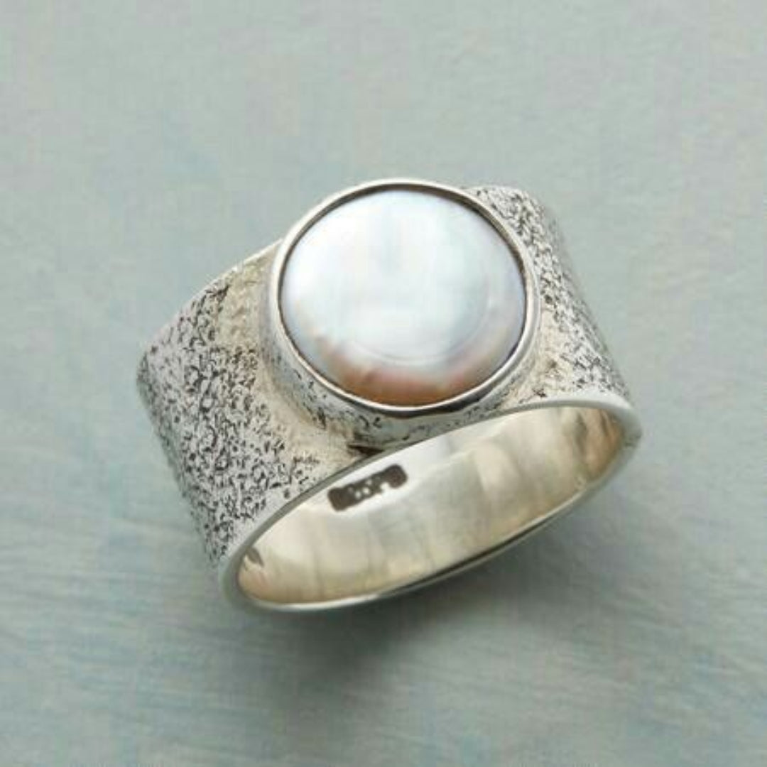 Antique Silver Ring with Inlaid White Pearl