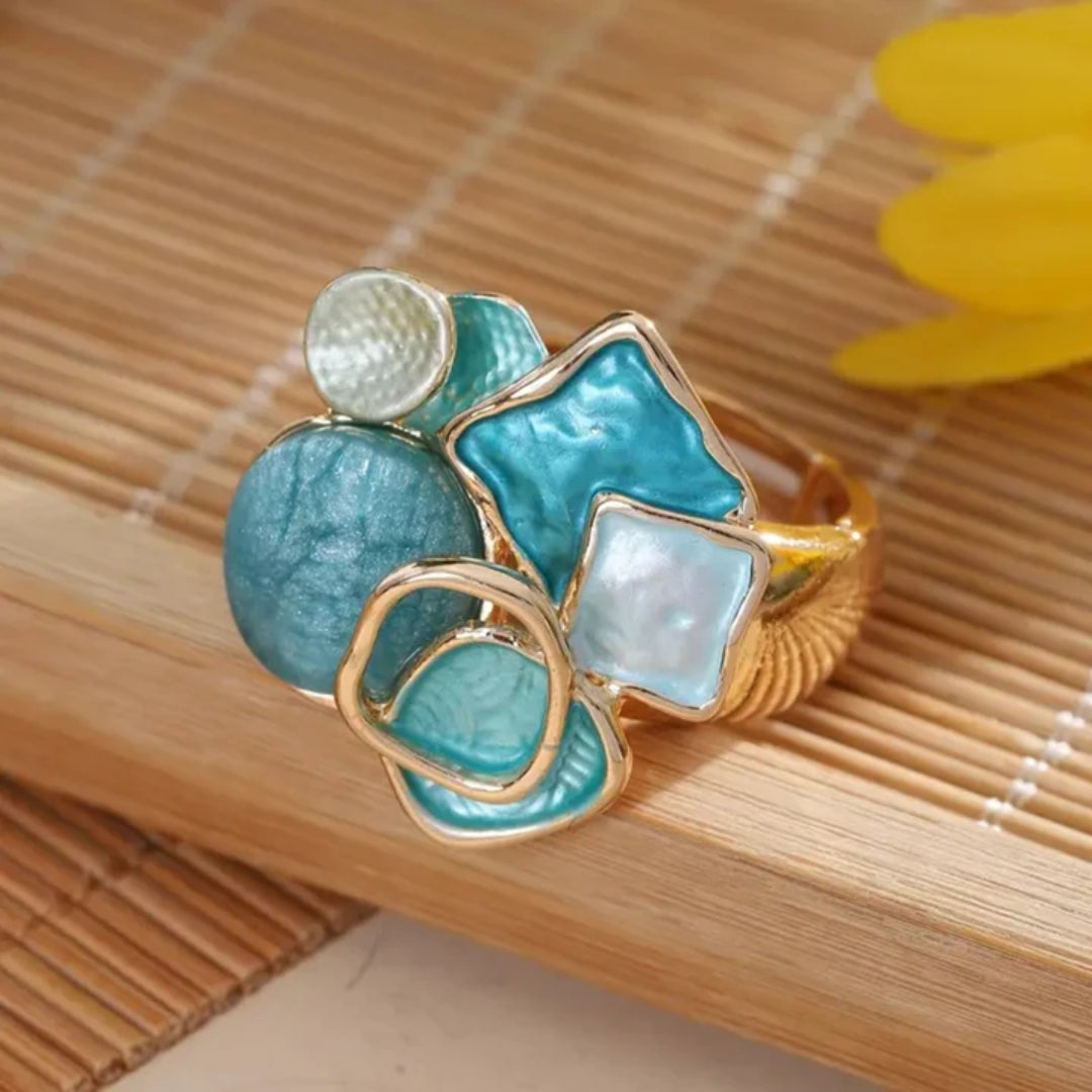 Classic Blue and Gold Vintage Ring
