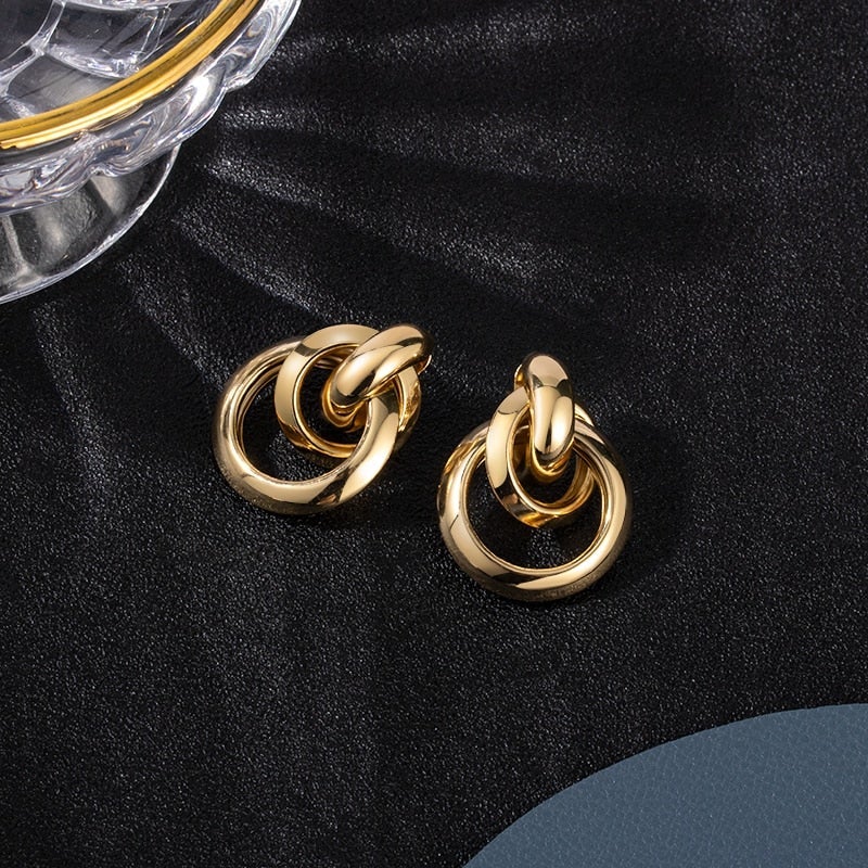 Chic Gold Hoop Earrings