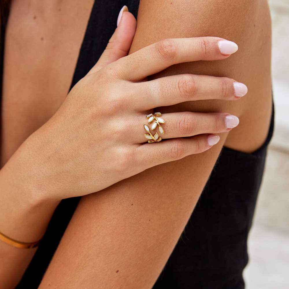 Ryleigh | Serene Gold Leaf Ring