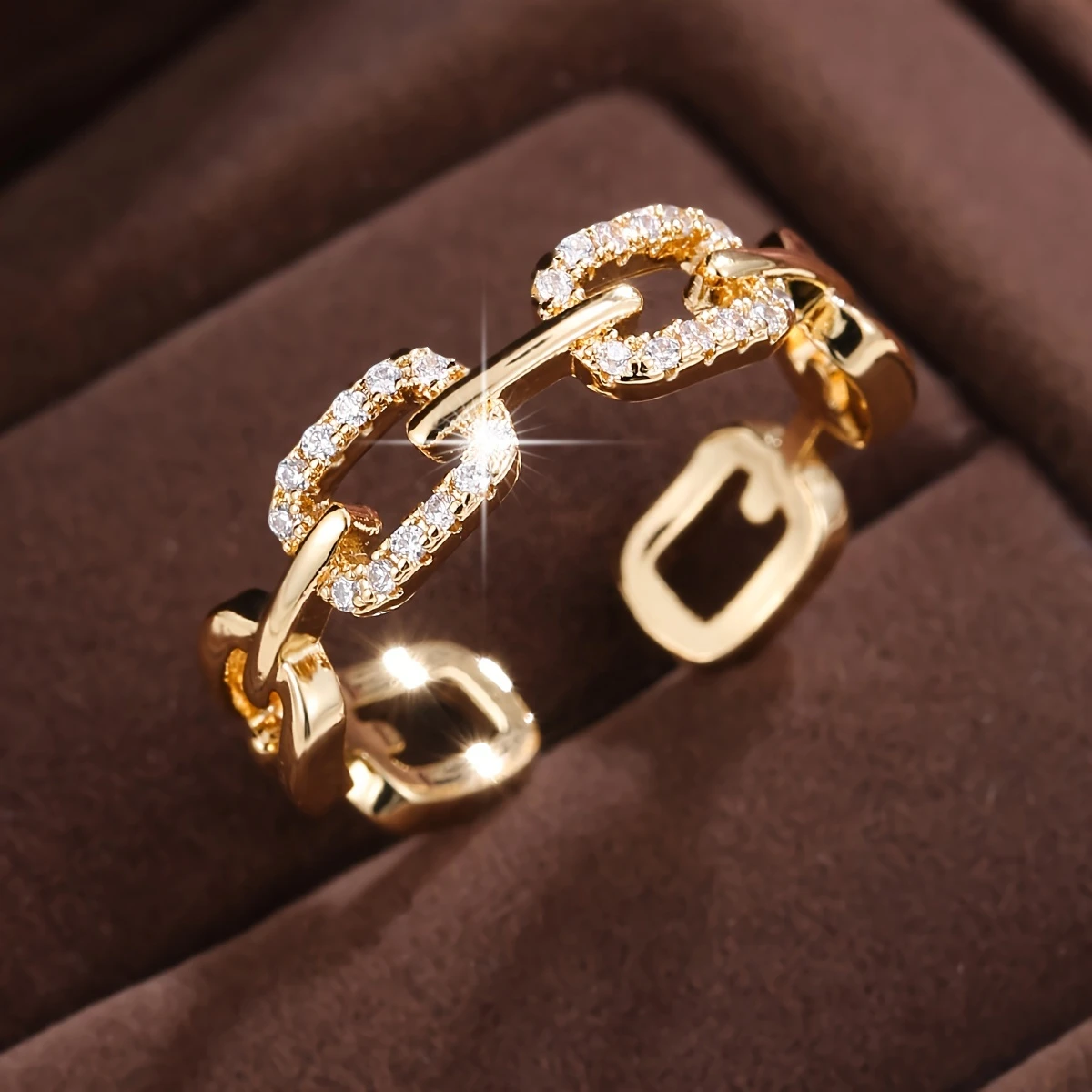Golden Radiance Bond Chain Ring