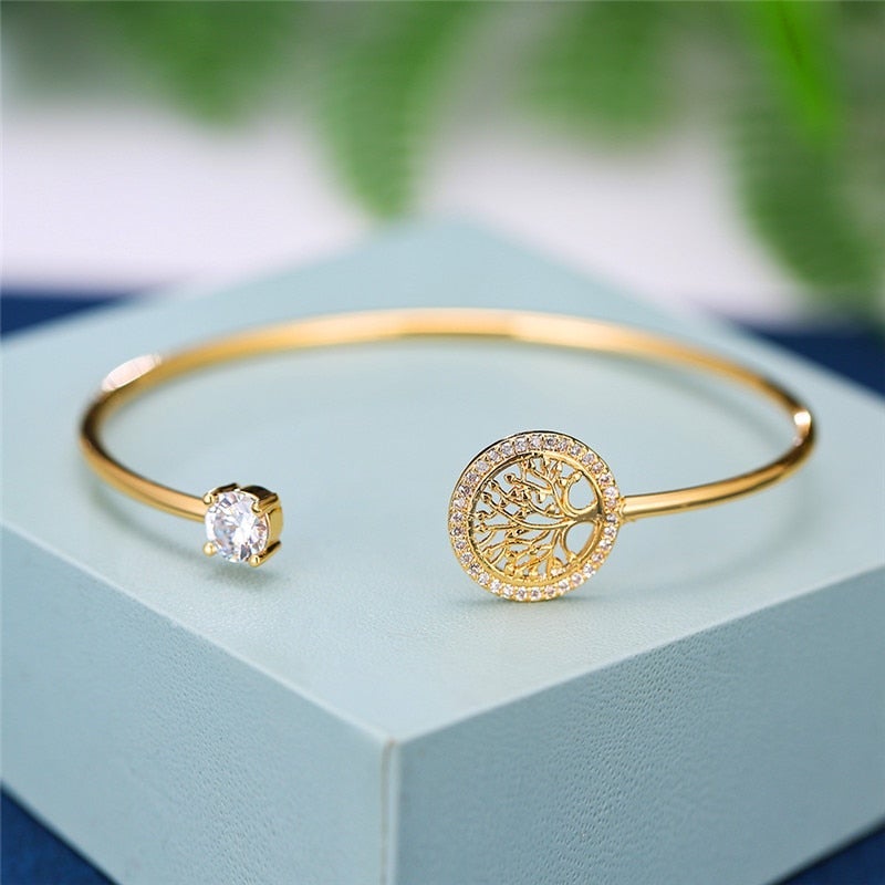 Chic Adjustable Tree of Life Bracelet for a Stunning Style