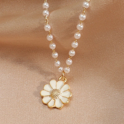 Daisy Pearl Pendant