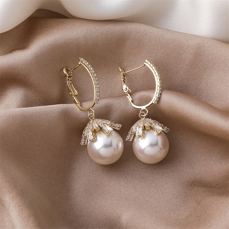 Malia™ | Elegant Pearl Drop Earrings