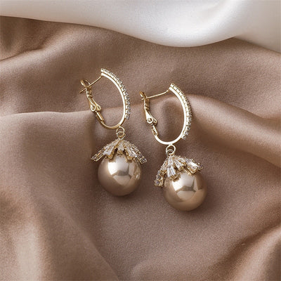 Malia™ | Elegant Pearl Drop Earrings