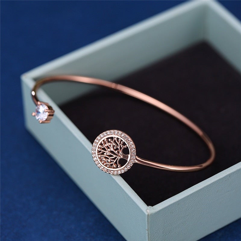 Chic Adjustable Tree of Life Bracelet for a Stunning Style