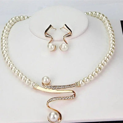 Chic Natural Pearl Necklace and Earring Set