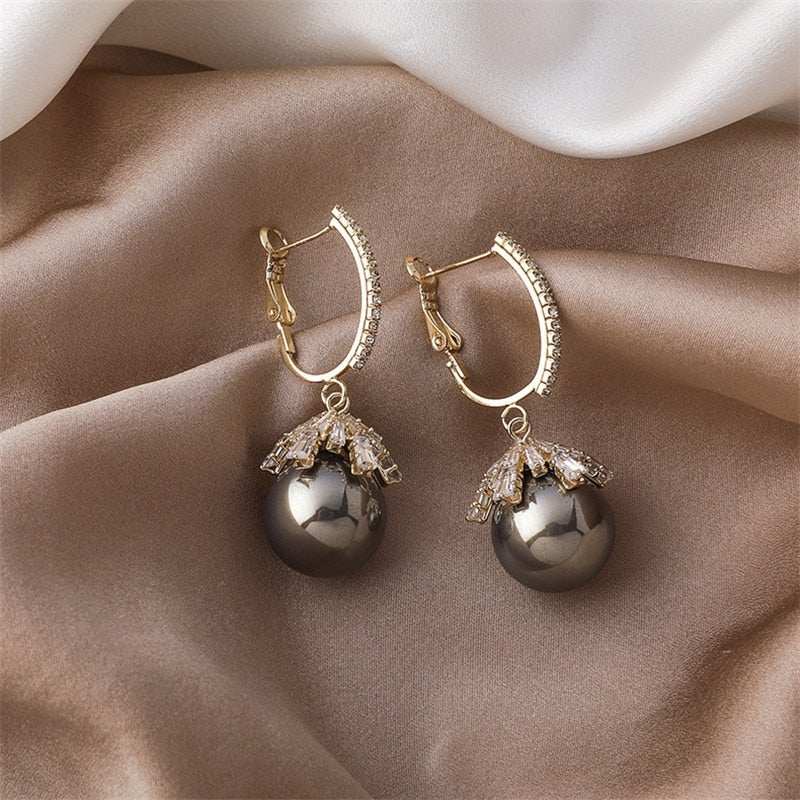 Malia™ | Elegant Pearl Drop Earrings