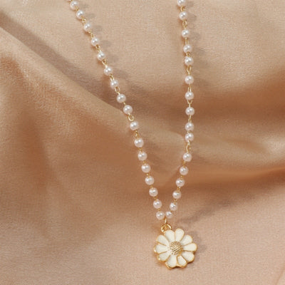 Daisy Pearl Pendant