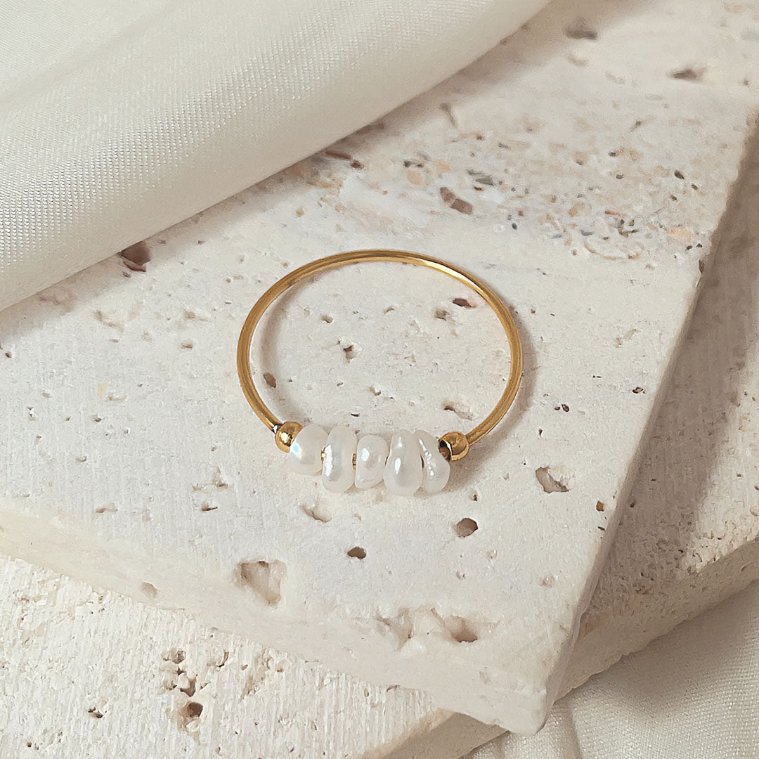 18k Gold Magnolia Ring Adorned with Freshwater Pearls