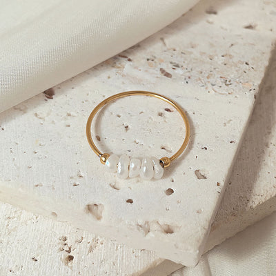18k Gold Magnolia Ring Adorned with Freshwater Pearls