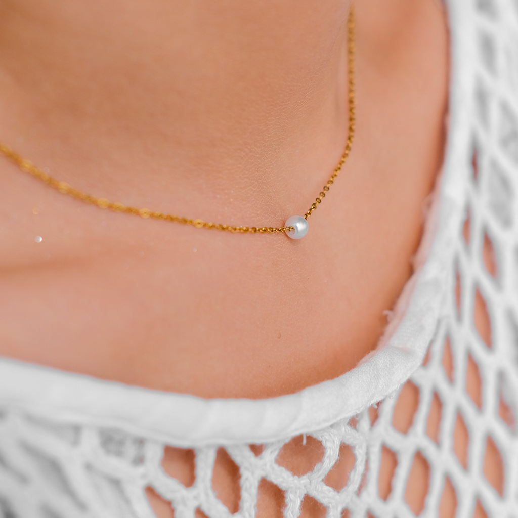 14k Gold Marianne Necklace Adorned with Freshwater Pearls