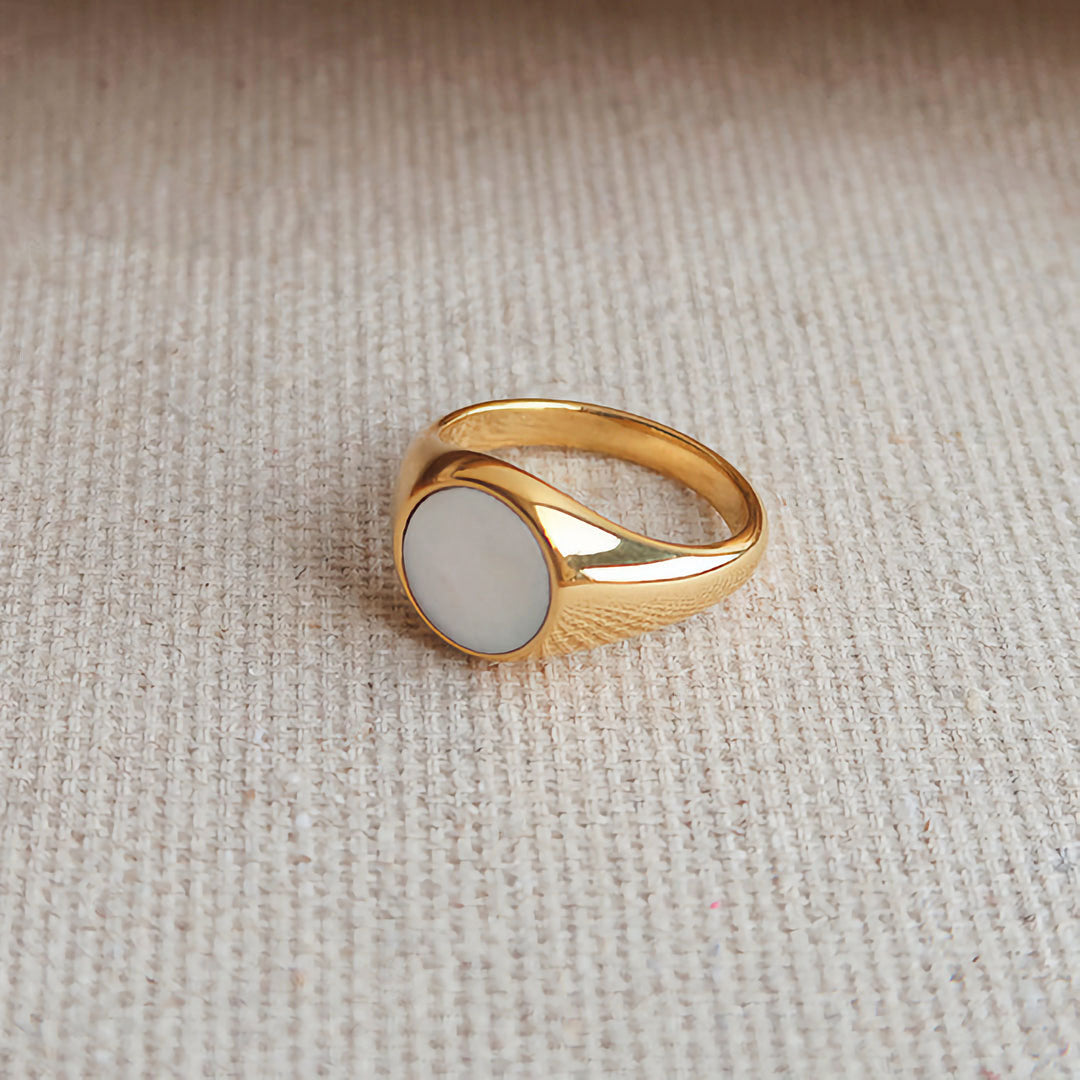18k Gold Pearl Ring