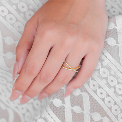 Nia 18k Gold Cross Ring