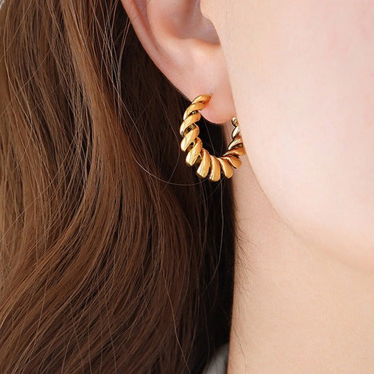 Aurum Twist 18k Gold Hoop Earrings
