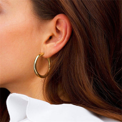 Chic Wide Round Earrings in 18k Gold