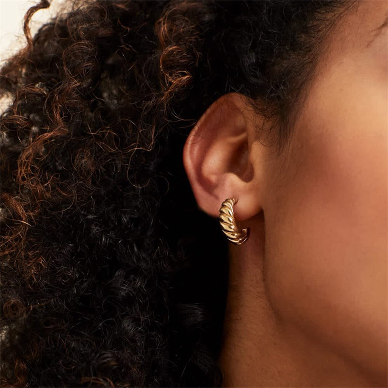 Dianthas Grace Earrings | Crafted in 18k Gold