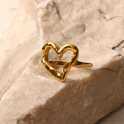 Verity Heart Ring in 18K Gold