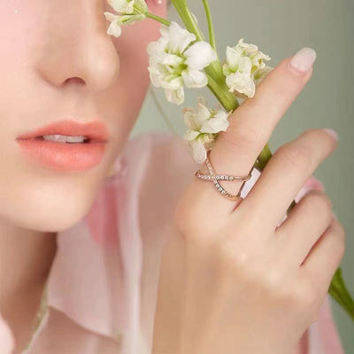 Explore Distinctive | 18K Gold