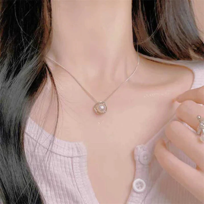 Liselotte Moonstone Pendant Necklace