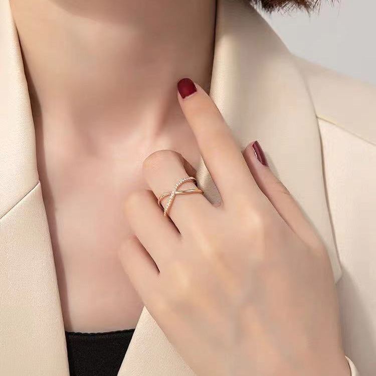 Explore Distinctive | 18K Gold