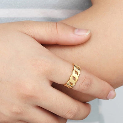 Aster Ring in 18K Gold