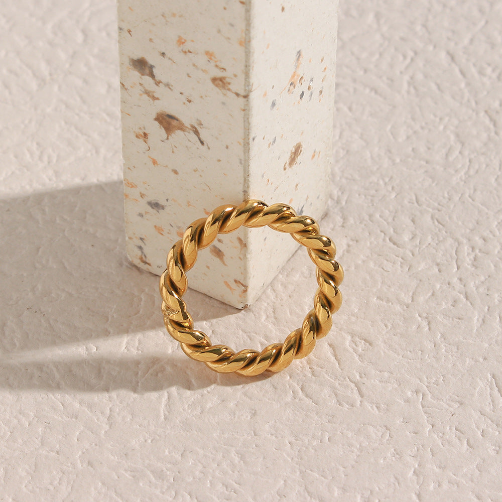 18k Gold Melody Twist Ring